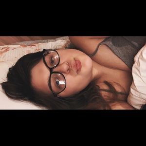 Meet your Posher, Alexia